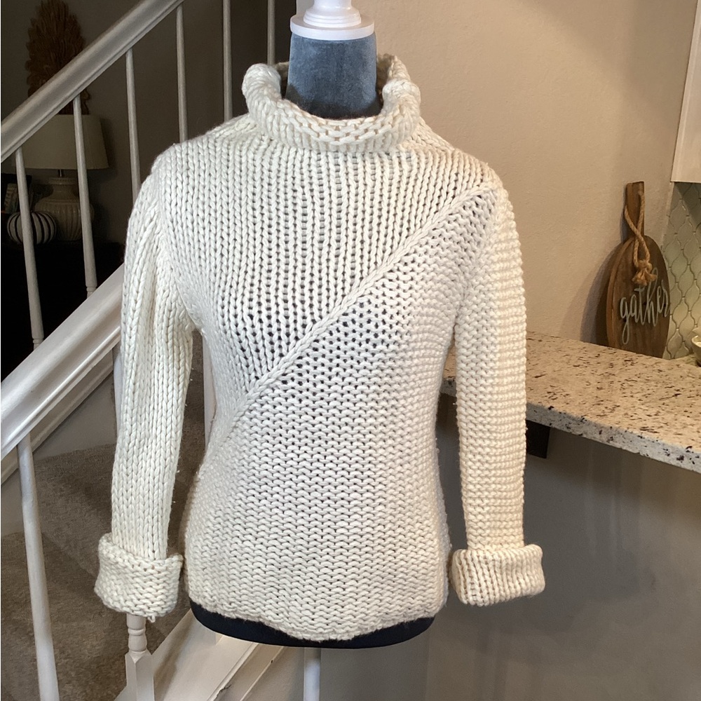 Banana Republic Chunky Knit Sweater Size Small